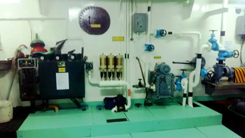 Tàu kéo để bán