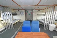 Tàu du lịch để bán