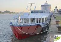 Tàu du lịch để bán