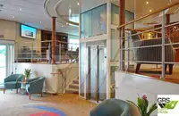 Tàu du lịch để bán