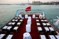 Tàu nhà hàng để bán