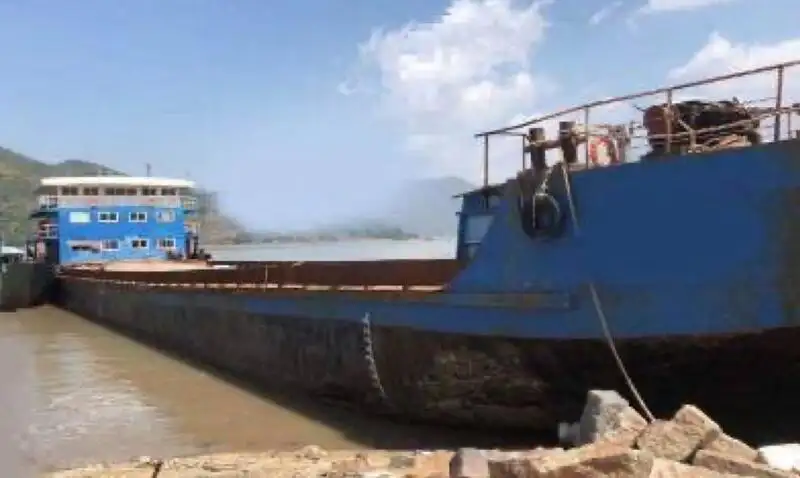 Sà lan để bán
