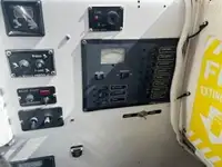 Tàu làm việc để bán