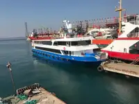 Tàu du lịch để bán