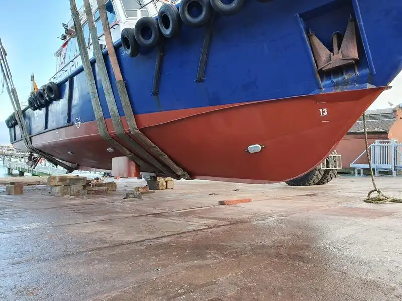 Tàu tuần tra để bán