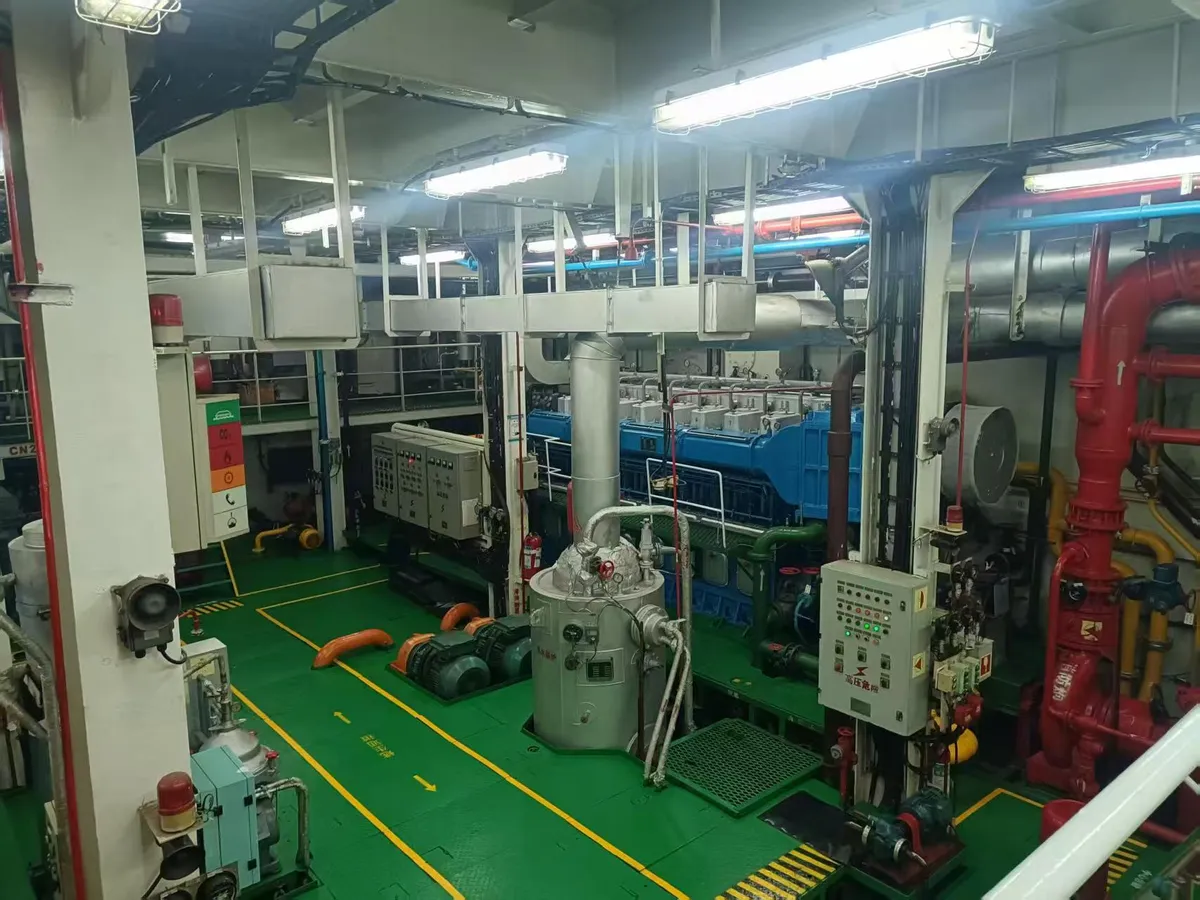 Tàu kéo cung cấp neo (AHTS) để bán
