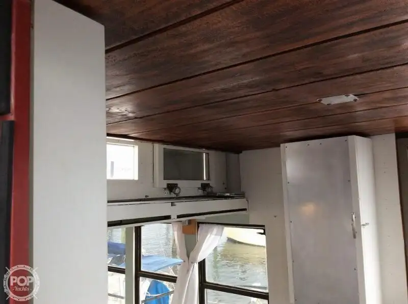 Tàu kéo để bán