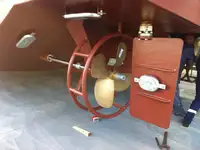 Tàu làm việc để bán