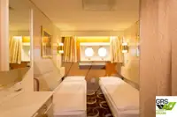 Tàu du lịch để bán