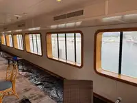 Tàu phà để bán