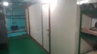 Tàu làm việc để bán