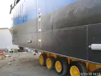 Tàu làm việc để bán