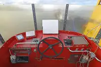Tàu cứu hộ để bán