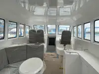 Tàu chở thủy thủ đoàn để bán