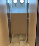 Tàu chở khách và hàng hóa để bán