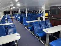 Tàu hai thân để bán