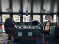 Tàu container để bán