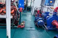Tàu phà để bán