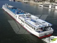 Tàu du lịch để bán