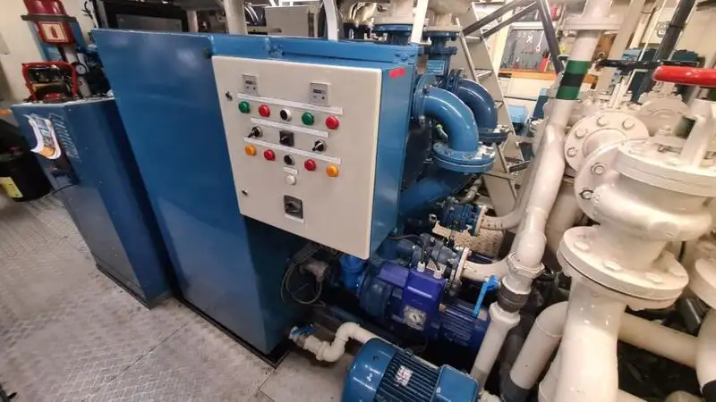 Tàu cung cấp để bán