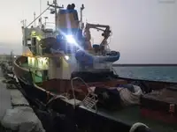 Tàu kéo để bán