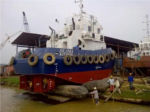 Tàu kéo để bán