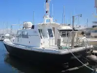 Tàu dẫn đường để bán