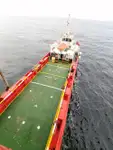 Tàu chở thủy thủ đoàn để bán