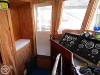 Tàu kéo lưới để bán