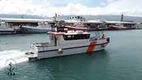 Tàu hai thân để bán