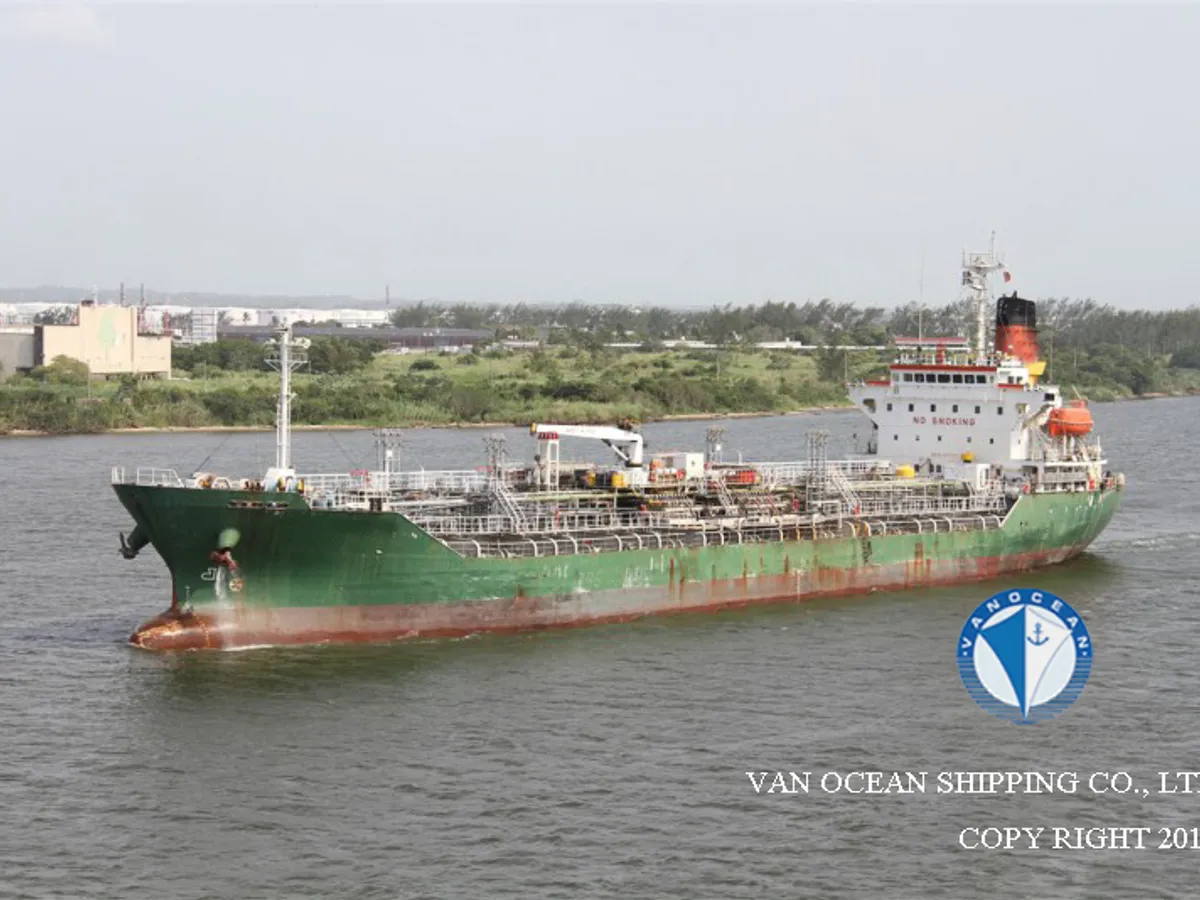 Tàu chở dầu/hóa chất để bán