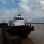 Tàu kéo để bán