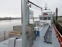 Tàu du lịch để bán