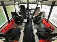 Tàu dẫn đường để bán
