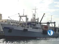 Tàu kéo lưới để bán