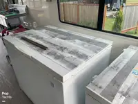 Tàu hai thân để bán