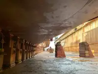 Tàu kéo lưới để bán