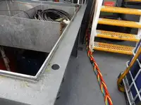 Tàu làm việc để bán