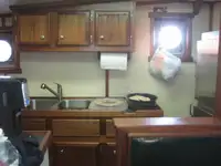 Tàu kéo để bán