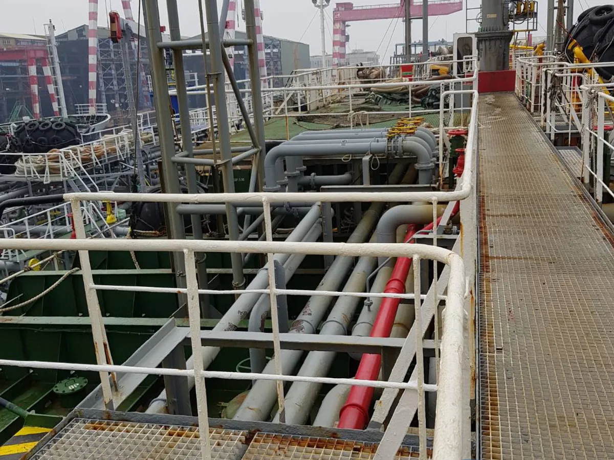 Tàu chở dầu/hóa chất để bán