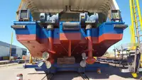 Tàu làm việc để bán