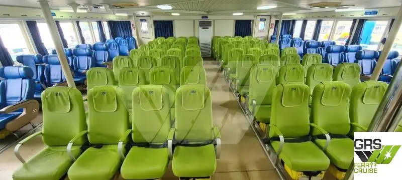 Tàu chở khách để bán