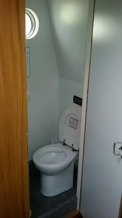 Tàu tuần tra để bán