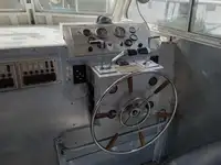 Tàu chở thủy thủ đoàn để bán