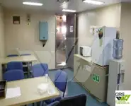 Tàu làm việc để bán