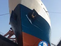 Tàu kéo lưới để bán