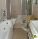 Tàu du lịch để bán