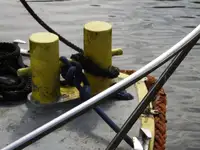 Tàu làm việc để bán