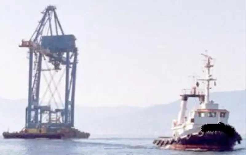Tàu kéo để bán