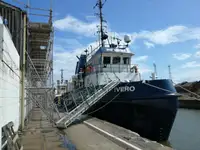 Tàu khảo sát để bán